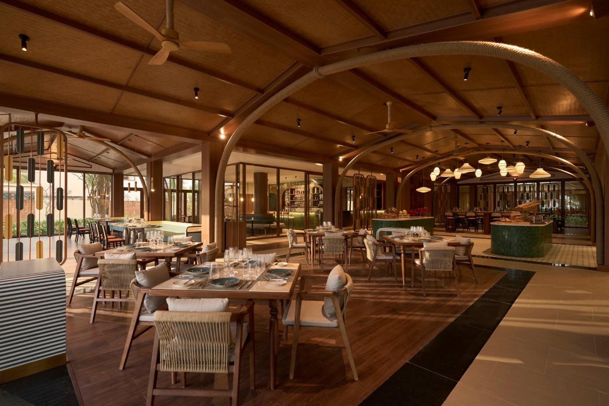 Voco Quang Binh Resort By Ihg Dong Hoi Exteriör bild