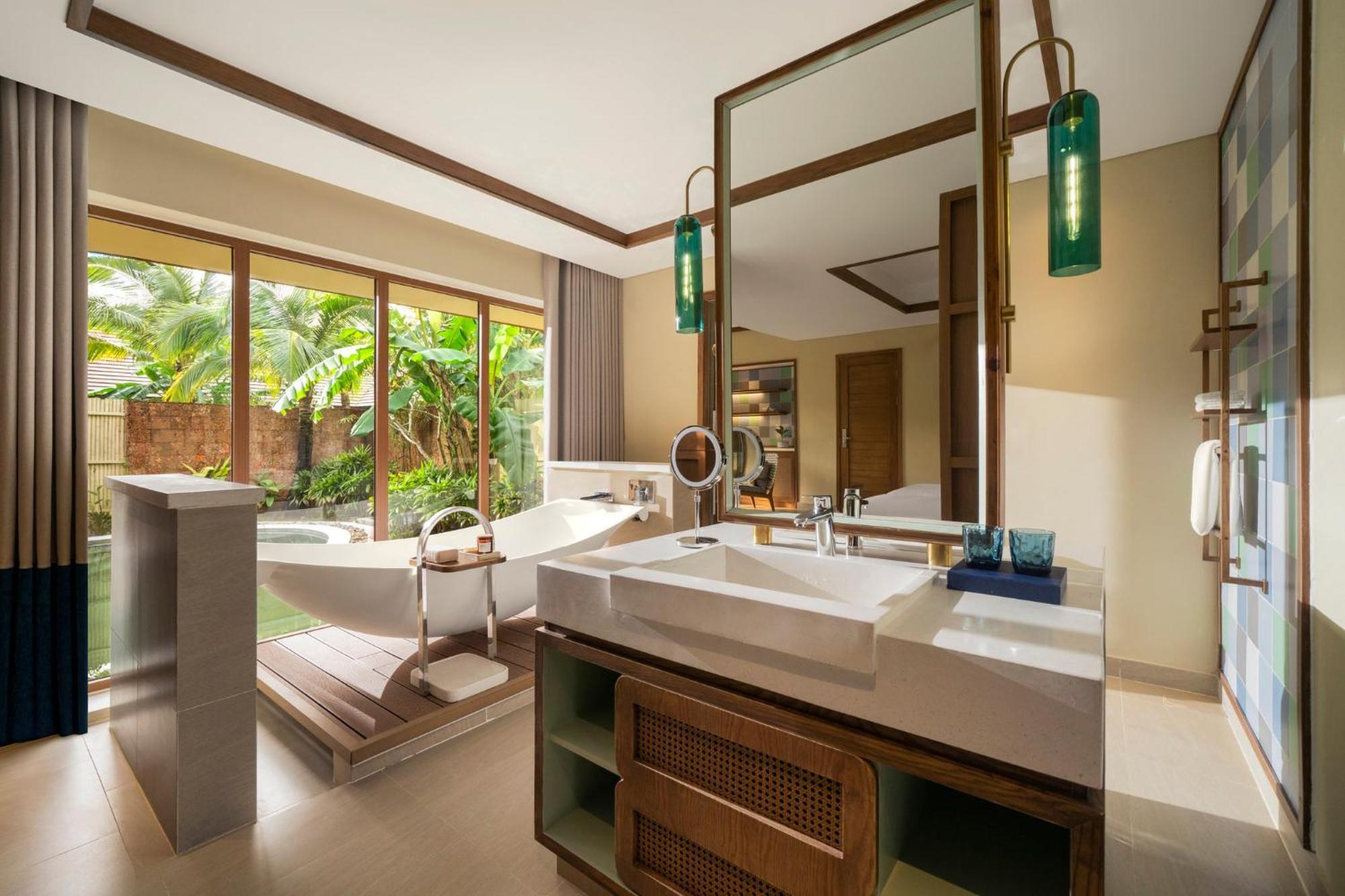 Voco Quang Binh Resort By Ihg Dong Hoi Exteriör bild